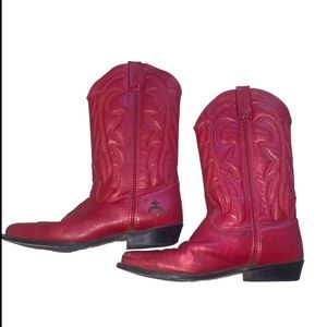 Red cowgirl cowboy boots